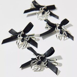 NWT Urban Outfitters Spider Bow Hair Clip Set of Four